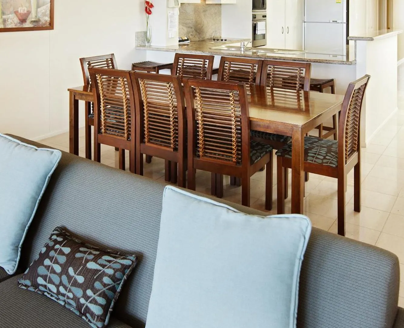 On The River Apartments Sunshine Coast Aparthotel