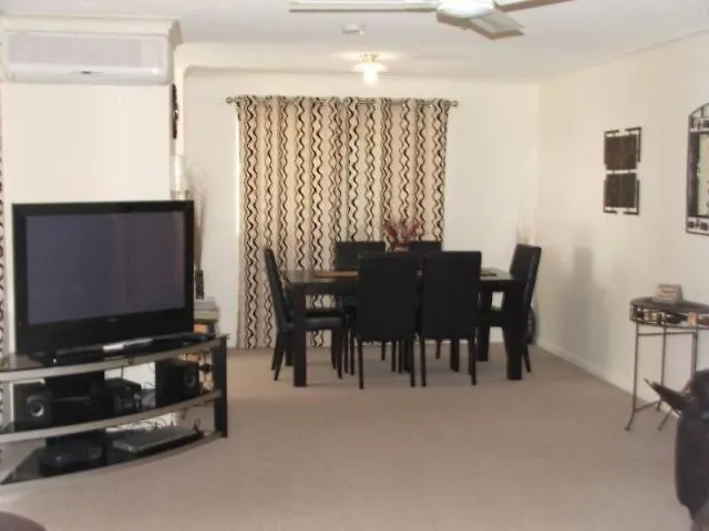 On The River Apartments Maroochydore Aparthotel